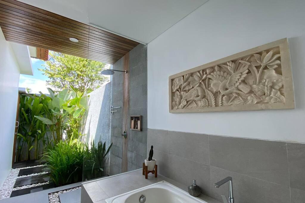 Nau Nusa Villa Batununggul Exteriör bild