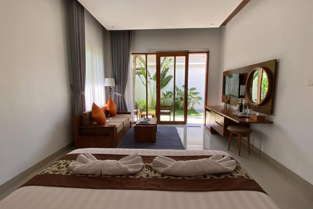Nau Nusa Villa Batununggul Exteriör bild